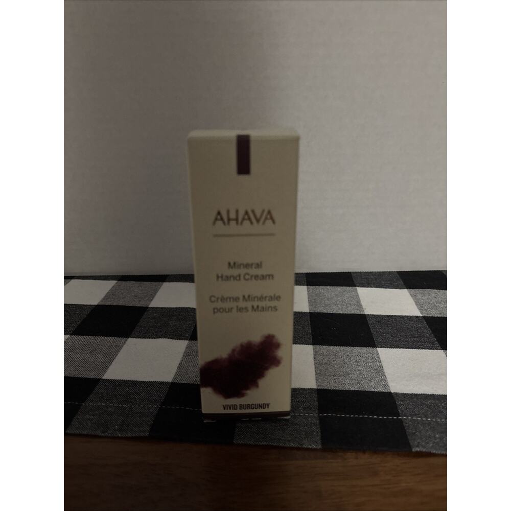 AHAVA Mineral Hand Cream Vivid Burgundy